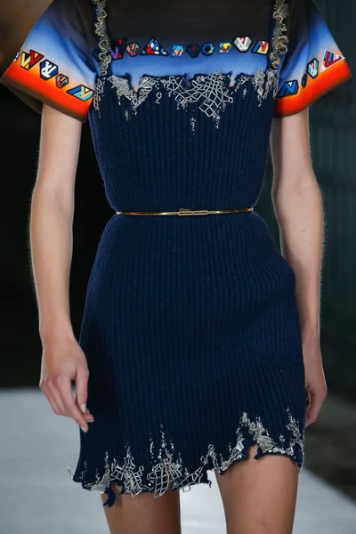 Look 60